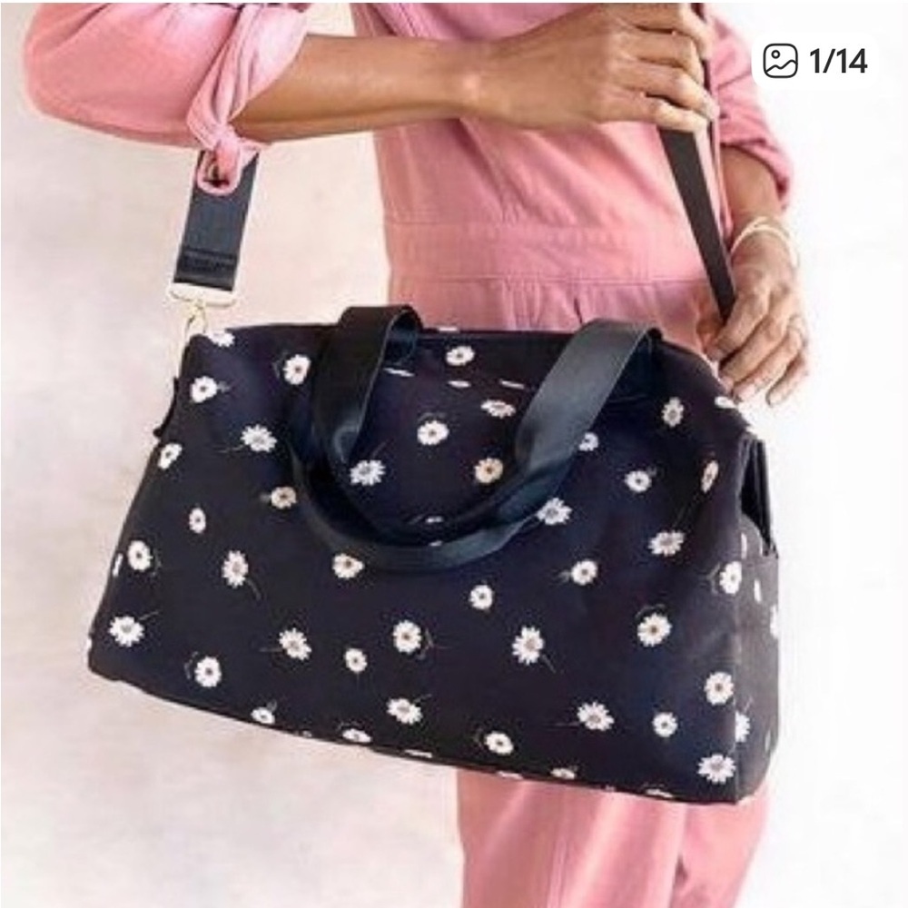 Alice + Olivia | Women’s Black/White Floral Daisy Print Crossbody Duffle Bag, OS